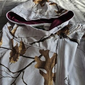 Ladies Real Tree Winter Camouflage Hooded Jacket with Leaf Pattern